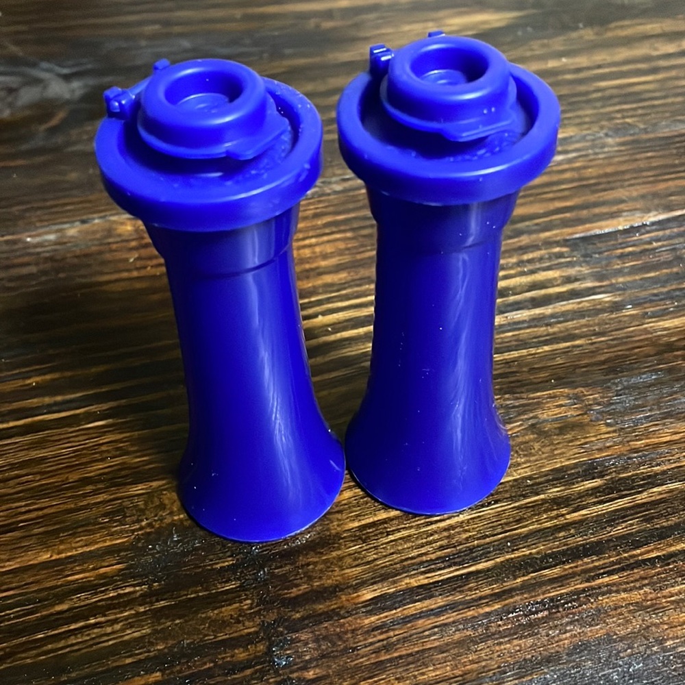 Salt and pepper shaker, never used